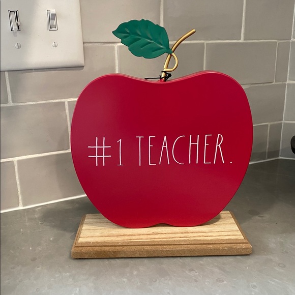 RAE DUNN #1 Teacher Metal Apple